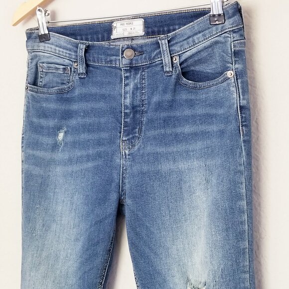 Free People Great Heights Frayed Hem Slim Fit Jeans Distressed Size 28 Boho Chic - Picture 8 of 16